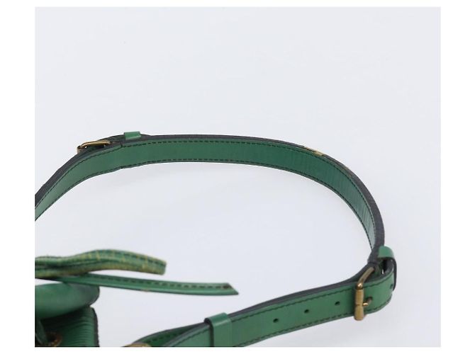 LOUIS VUITTON Borsa a tracolla Epi Petit Noe Verde M44104 LV Auth 205877 - vista 14