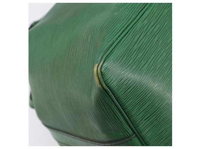 LOUIS VUITTON Borsa a tracolla Epi Petit Noe Verde M44104 LV Auth 205877 - vista 16