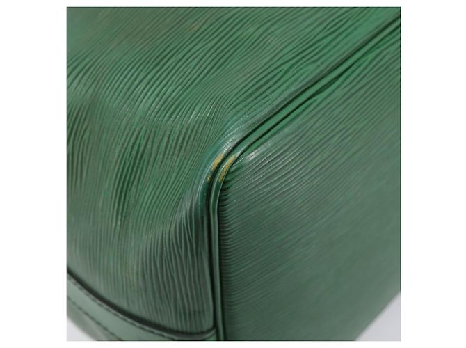 LOUIS VUITTON Borsa a tracolla Epi Petit Noe Verde M44104 LV Auth 205877 - vista 18