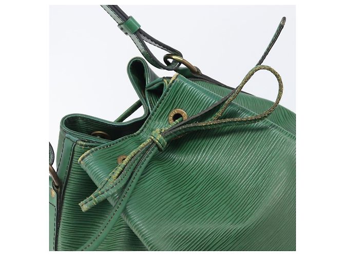 LOUIS VUITTON Borsa a tracolla Epi Petit Noe Verde M44104 LV Auth 205877 - vista 20