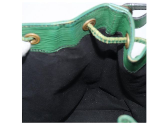 LOUIS VUITTON Borsa a tracolla Epi Petit Noe Verde M44104 LV Auth 205877 - vista 24