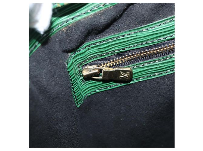 LOUIS VUITTON Borsa a tracolla Epi Petit Noe Verde M44104 LV Auth 205877 - vista 25