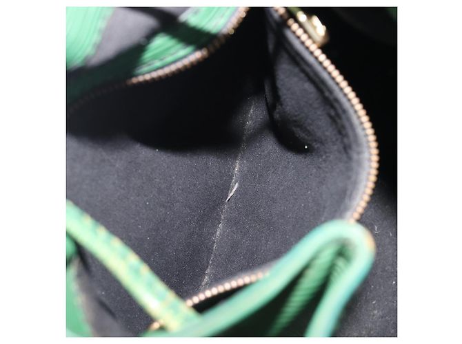 LOUIS VUITTON Borsa a tracolla Epi Petit Noe Verde M44104 LV Auth 205877 - vista 26