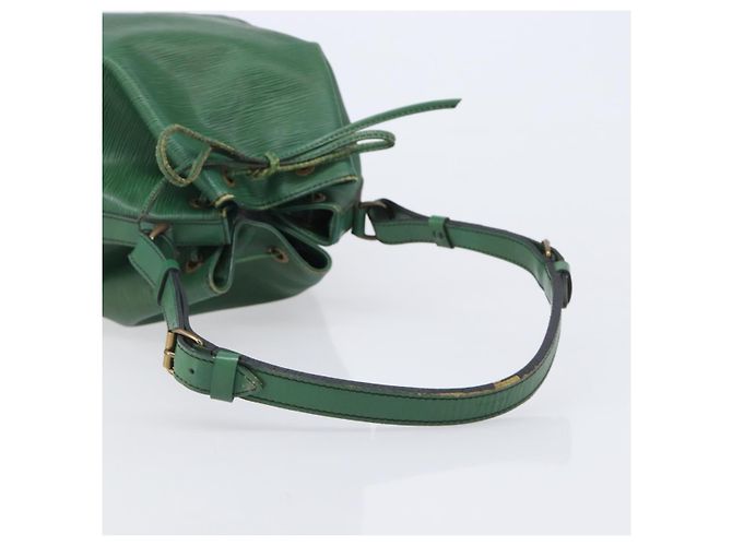 LOUIS VUITTON Borsa a tracolla Epi Petit Noe Verde M44104 LV Auth 205877 - vista 7