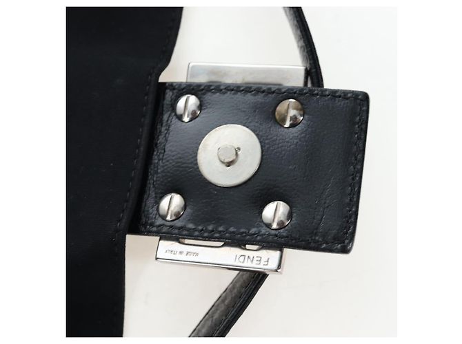Borsa a spalla FENDI Mamma Baguette in jersey di cotone nero e argento 26424 Auth am12709A - vista 18