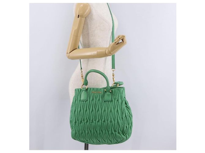 Bolso de mano Miu Miu Matelassé de cuero 2way Verde Oro Auth 167731M Dorado - vista 34