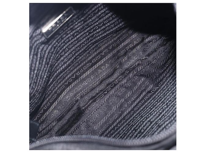 Bolsa de Ombro PRADA Nylon Preto Prata Auth 206731A - vista 18