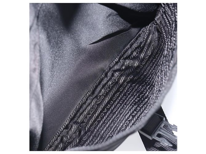 Bolsa de Ombro PRADA Nylon Preto Prata Auth 206731A - vista 23