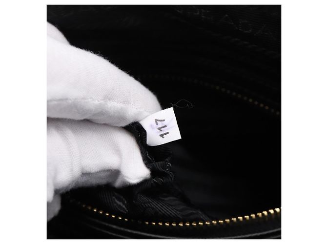 Borsa Mini Boston PRADA
Pelle Saffiano 2 vie Nero Oro Auth fm5456V D'oro - vista 11