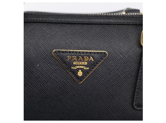 Borsa Mini Boston PRADA
Pelle Saffiano 2 vie Nero Oro Auth fm5456V D'oro - vista 21