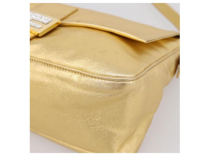 Borsa a tracolla FENDI Mamma Baguette in pelle dorata Auth BA16067SAM D'oro - vista 10