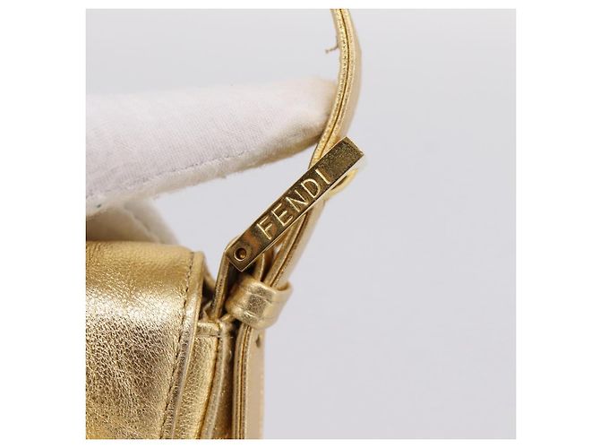 Borsa a tracolla FENDI Mamma Baguette in pelle dorata Auth BA16067SAM D'oro - vista 14