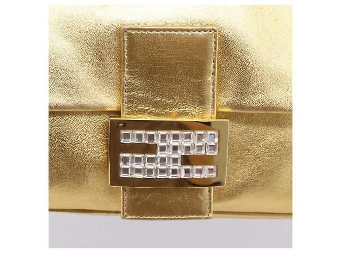 Borsa a tracolla FENDI Mamma Baguette in pelle dorata Auth BA16067SAM D'oro - vista 16
