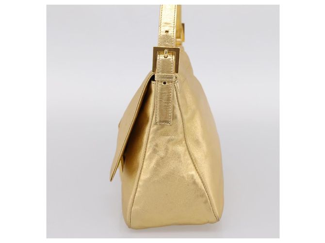 Borsa a tracolla FENDI Mamma Baguette in pelle dorata Auth BA16067SAM D'oro - vista 5
