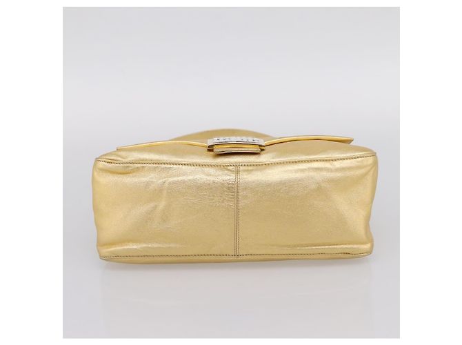 Borsa a tracolla FENDI Mamma Baguette in pelle dorata Auth BA16067SAM D'oro - vista 9