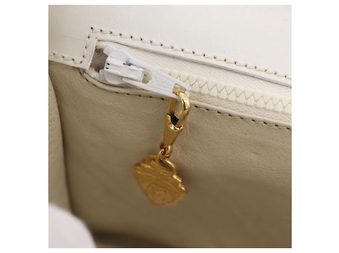 Borsa a Tracolla GUCCI Pelle Bianca Tono Oro 98 46 004 3743 Auth ka6532 Bianco - vista 25