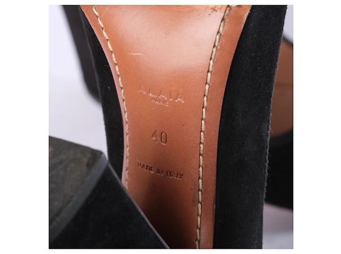 Alaïa Block-Heel-Pumps aus schwarzem Wildleder mit Schleifendetail - Ansicht 6