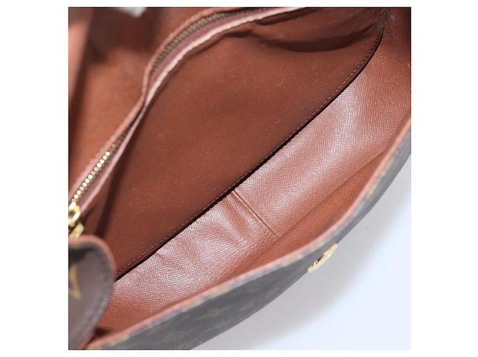 LOUIS VUITTON Monogram Saint Cloud GM Shoulder Bag M51242 LV Auth 205902 Monogramme - vue 10
