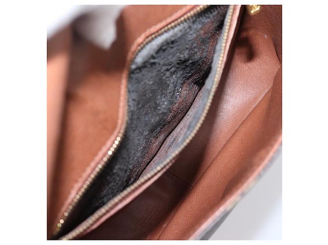 LOUIS VUITTON Monogram Saint Cloud GM Shoulder Bag M51242 LV Auth 205902 Monogramme - vue 11