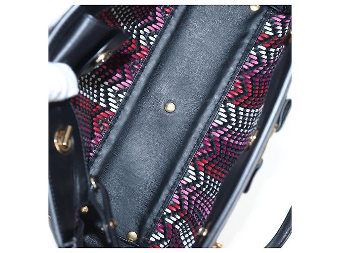 Borsa Salvatore Ferragamo Vala Chain Tote Bag in pelle nera e oro autentica 206334M - vista 17