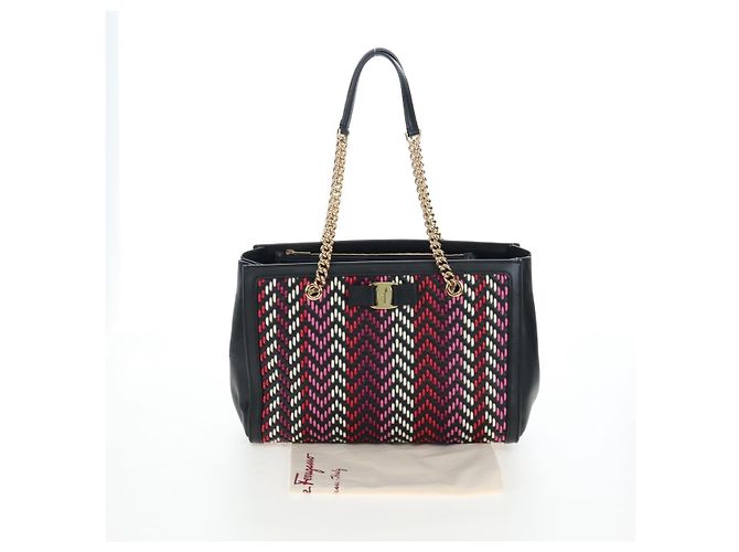 Borsa Salvatore Ferragamo Vala Chain Tote Bag in pelle nera e oro autentica 206334M - vista 26