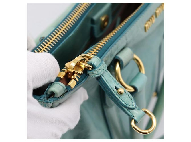 Bolsa de mão Miu Miu em couro 2way azul tom dourado Auth 206643V - vista 24