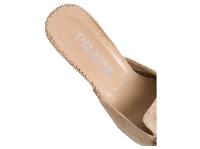 Tacchi Prada in camoscio beige taglia 39 - vista 4