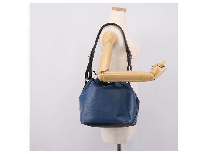 LOUIS VUITTON Borsa a tracolla Epi Petit Noe Nero Blu M44152 LV Auth 206620 - vista 18