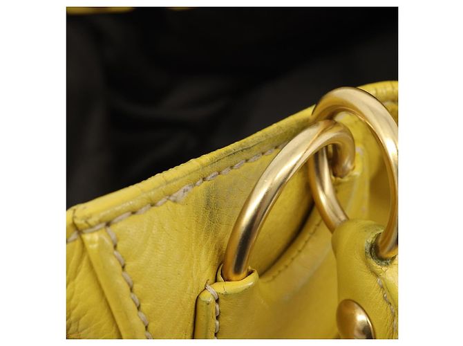 Borsa a mano Miu Miu in pelle Giallo Oro Auth am12779V D'oro - vista 10