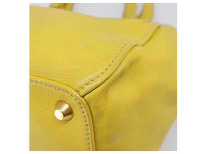 Borsa a mano Miu Miu in pelle Giallo Oro Auth am12779V D'oro - vista 17