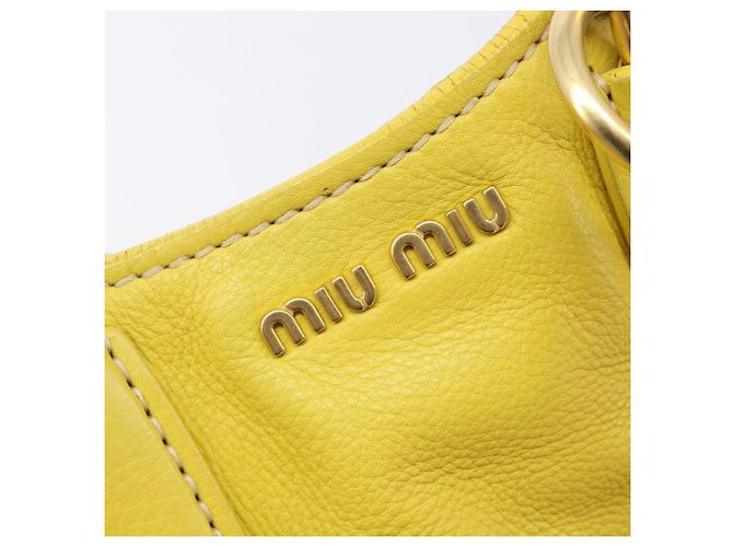 Borsa a mano Miu Miu in pelle Giallo Oro Auth am12779V D'oro - vista 20