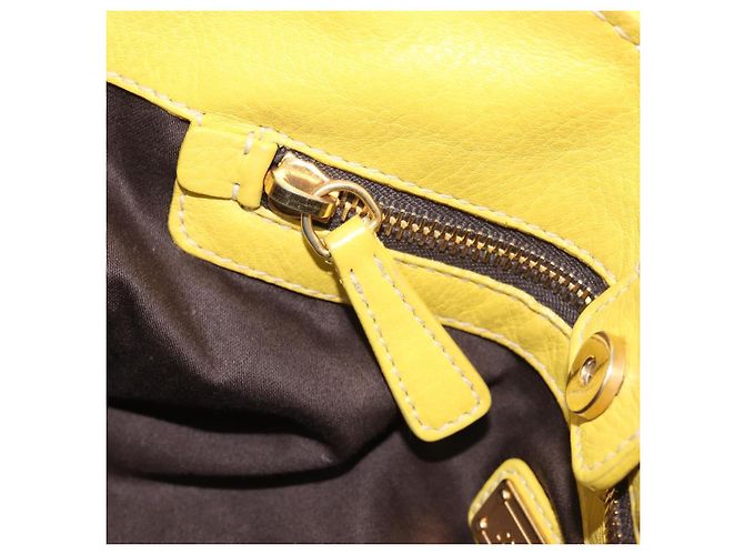 Borsa a mano Miu Miu in pelle Giallo Oro Auth am12779V D'oro - vista 24