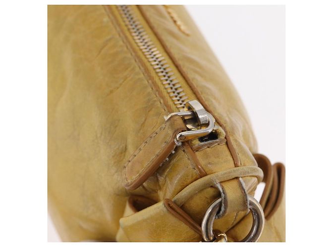 Borsa a tracolla Miu Miu in pelle Giallo Oro Auth 167727A D'oro - vista 10