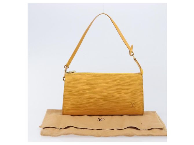 LOUIS VUITTON Epi Pochette Accessoires Pouch Yellow M52989 LV Auth 206757V Giallo - vista 12