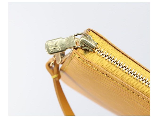 LOUIS VUITTON Epi Pochette Accessoires Pouch Yellow M52989 LV Auth 206757V Giallo - vista 20