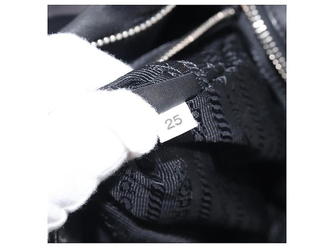 Bolsa de Ombro PRADA em Couro Preta Prata BR4519 Auth am12738V Preto - vista 26
