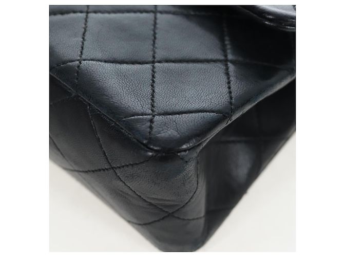 Borsa a tracolla CHANEL Chain Matelasse 23 in pelle d'agnello nera e oro CC Auth BA16032SAV Nero D'oro - vista 14