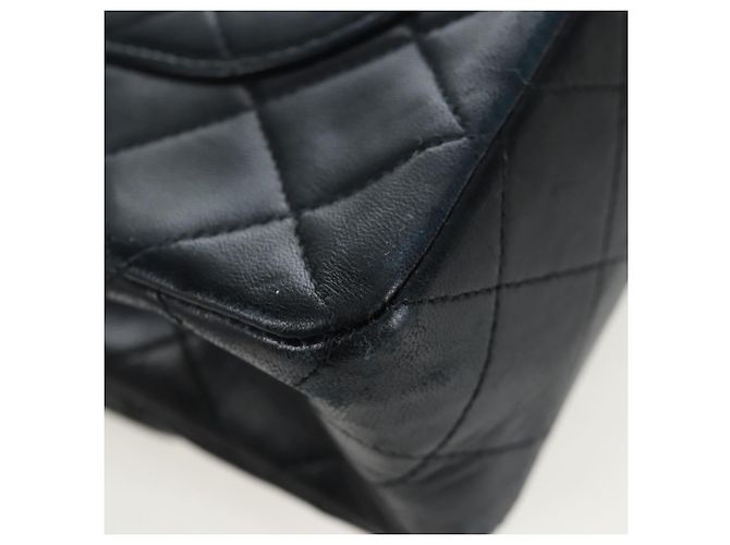 Borsa a tracolla CHANEL Chain Matelasse 23 in pelle d'agnello nera e oro CC Auth BA16032SAV Nero D'oro - vista 15