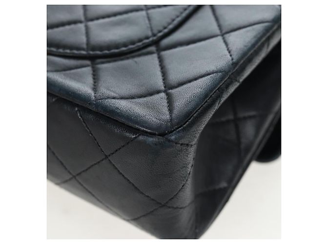Borsa a tracolla CHANEL Chain Matelasse 23 in pelle d'agnello nera e oro CC Auth BA16032SAV Nero D'oro - vista 16