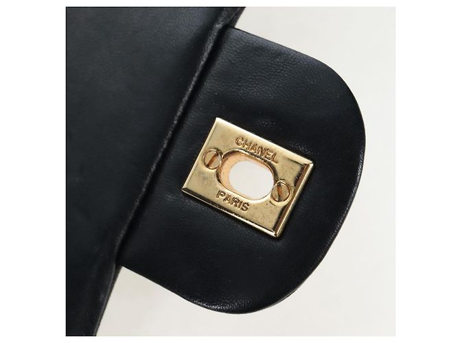 Borsa a tracolla CHANEL Chain Matelasse 23 in pelle d'agnello nera e oro CC Auth BA16032SAV Nero D'oro - vista 19