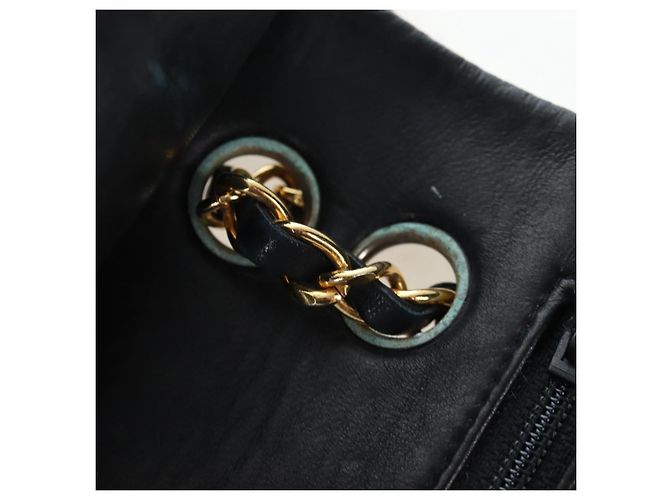 Borsa a tracolla CHANEL Chain Matelasse 23 in pelle d'agnello nera e oro CC Auth BA16032SAV Nero D'oro - vista 20