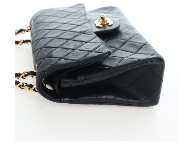 Borsa a tracolla CHANEL Chain Matelasse 23 in pelle d'agnello nera e oro CC Auth BA16032SAV Nero D'oro - vista 6