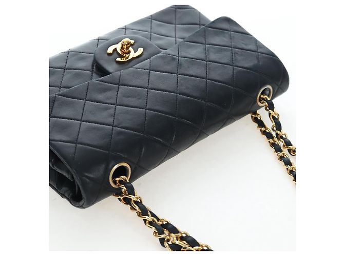 Borsa a tracolla CHANEL Chain Matelasse 23 in pelle d'agnello nera e oro CC Auth BA16032SAV Nero D'oro - vista 7