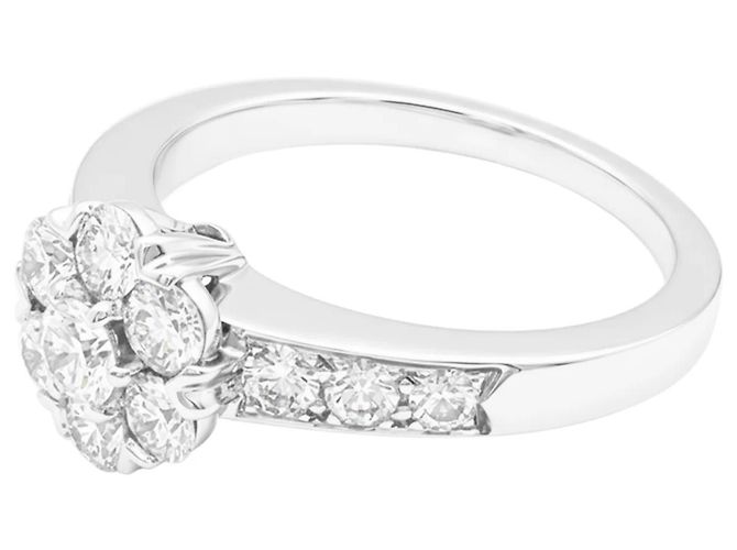 Anel Van Cleef & Arpels, "Fleurette", ouro branco e diamantes. - vista 3