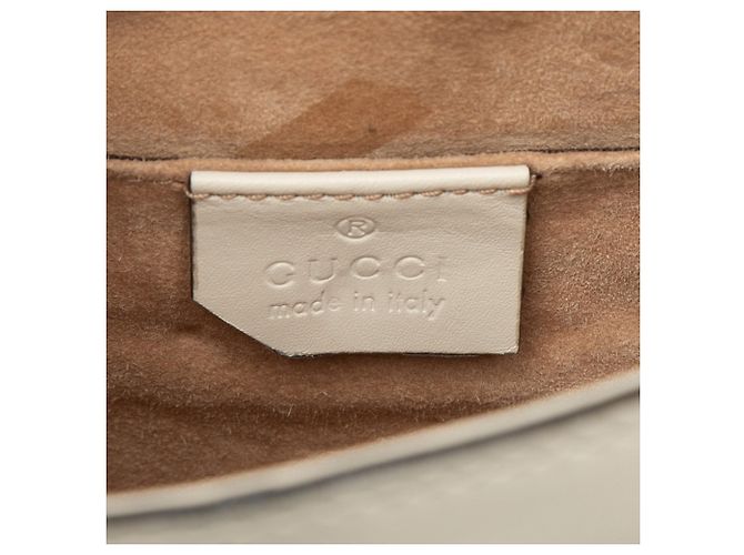 Bolsa de mão Gucci Mini Sylvie em couro de bezerro branco com Web - vista 5