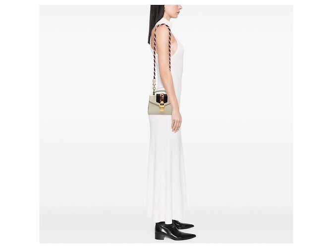 Bolsa de mão Gucci Mini Sylvie em couro de bezerro branco com Web - vista 6