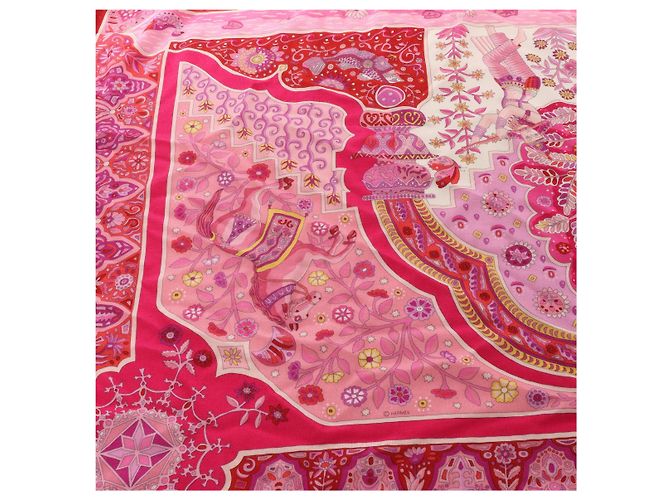 Silk In Hermès Carré Géant "Aux Portes du Palais" Kaschmir & Seide Schal Red x Pink Rot - Ansicht 13