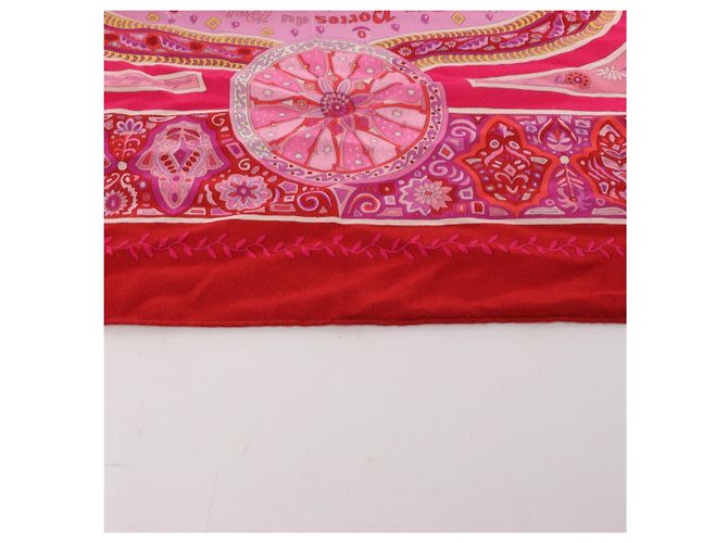 Silk In Hermès Carré Géant "Aux Portes du Palais" Kaschmir & Seide Schal Red x Pink Rot - Ansicht 5