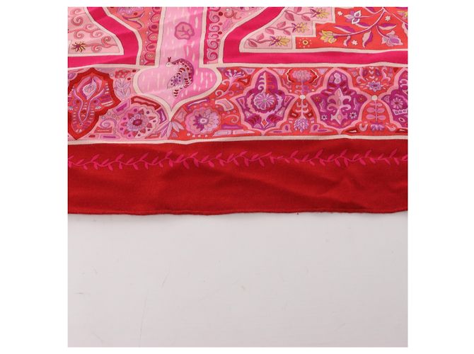 Silk In Hermès Carré Géant "Aux Portes du Palais" Kaschmir & Seide Schal Red x Pink Rot - Ansicht 6