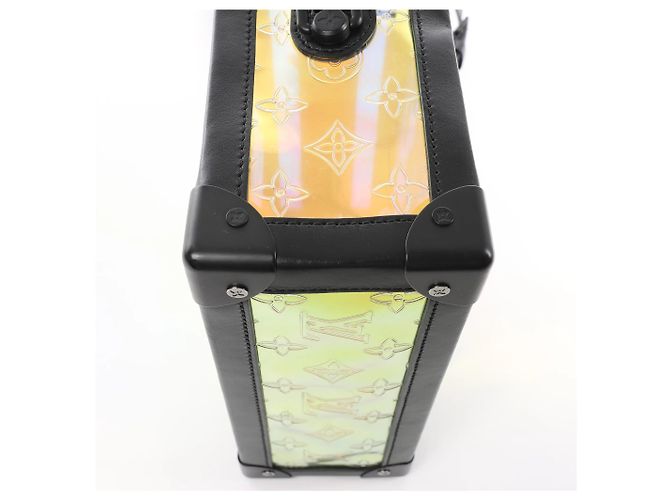 Borsa a tracolla Louis Vuitton Soft Trunk Monogram Prism in Nero x Olografico M55932 - vista 9